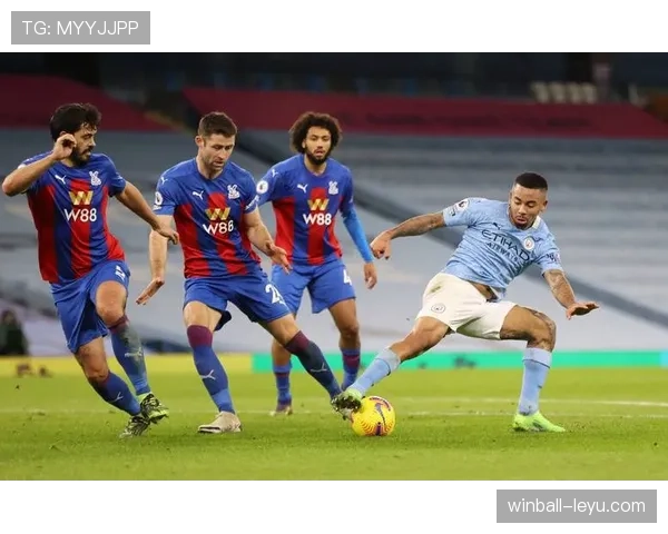 水晶宫边路闪电突袭，持续输出助球队表现抢眼