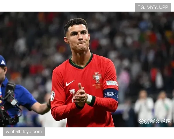 欧洲杯小组赛焦点战：西班牙与葡萄牙强强对话，状态成胜负关键