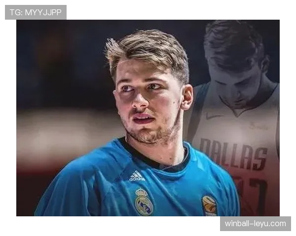 看到卢卡·东契奇那张私人晚宴照——桌上一瓶酒的价钱能顶我好几个月工资，瞬间尴尬又羡慕